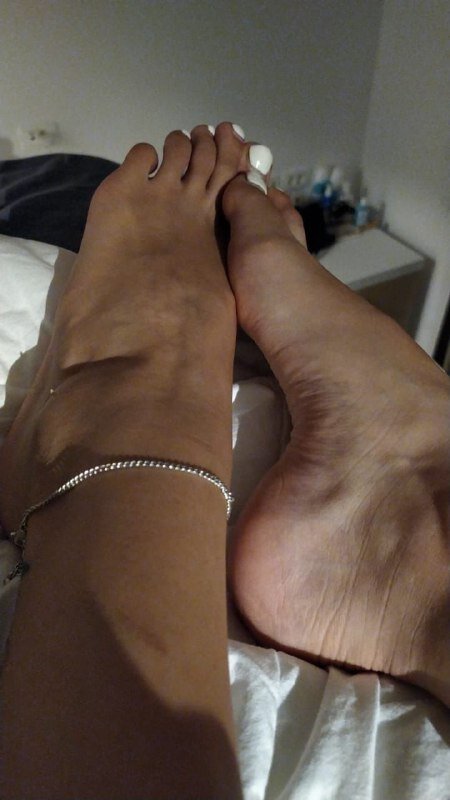 DO YOU LIKE MY FEET?