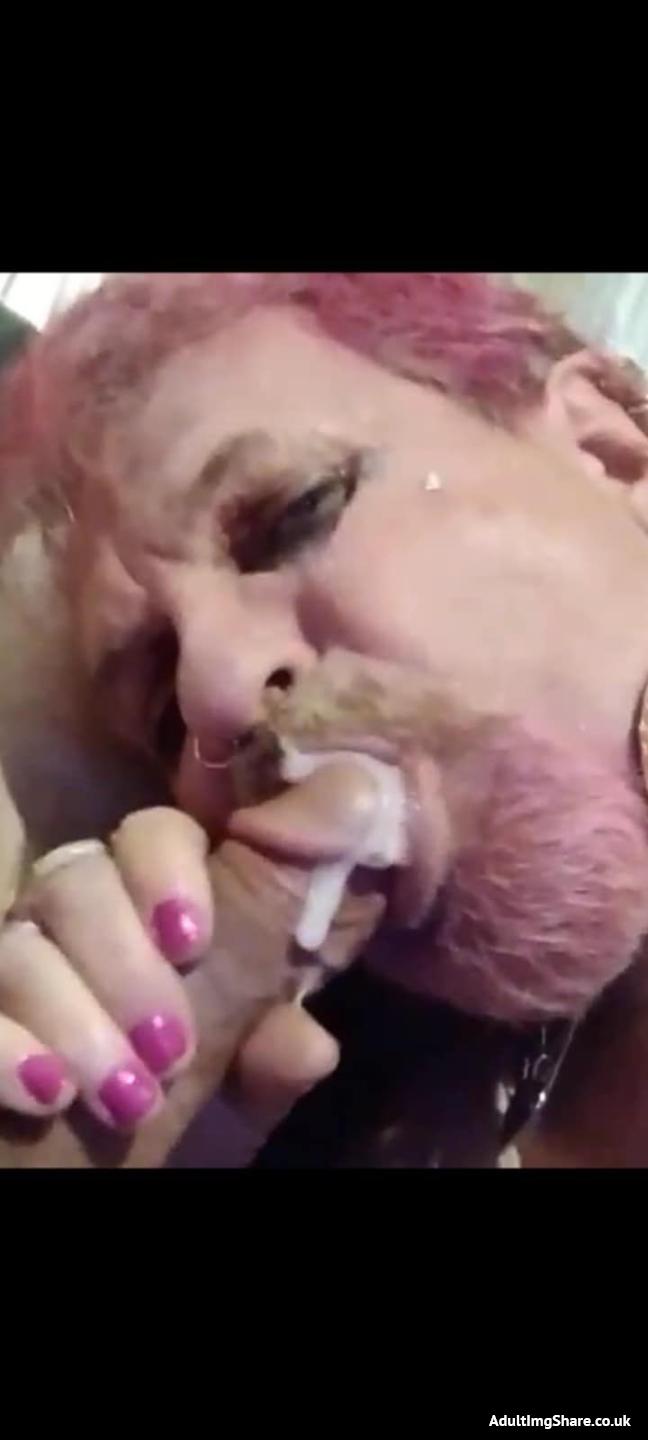 SISSYTRAVISSISSYTRAVIS LOVES COCK M CUM.... SISISSUYRAVISSSLOVES SUCKING COCKS 