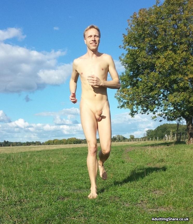 NatursektSascha jogging naked