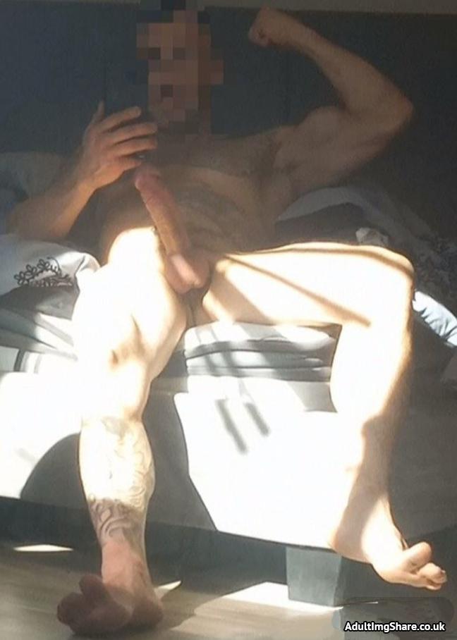 Str8fitDick Outdoors Hard showing my naked fit body with 8 inch Dick