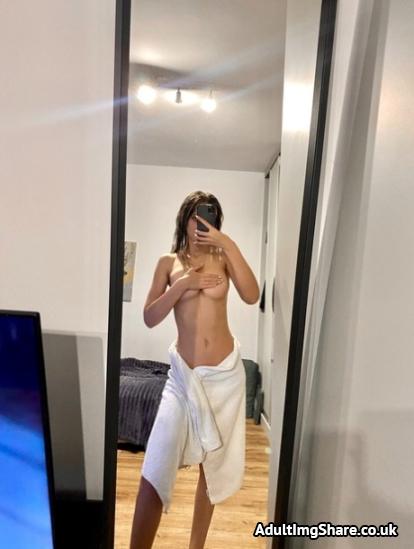 Adult nude selfies and pics